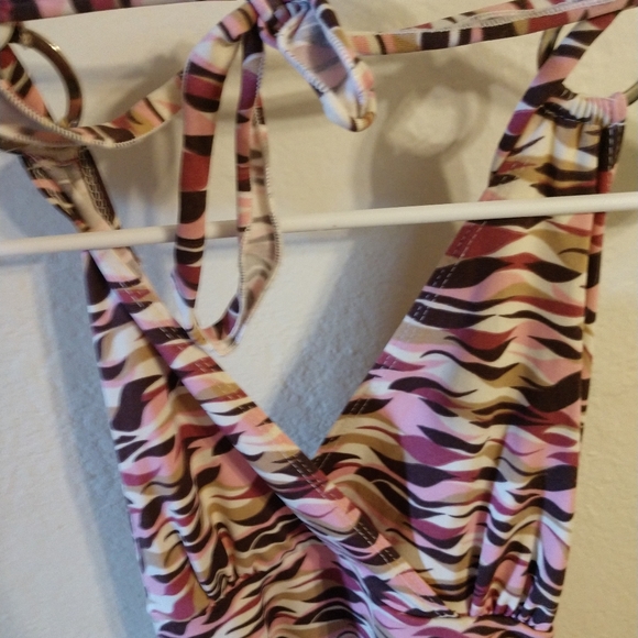 Halter top - Picture 3 of 3